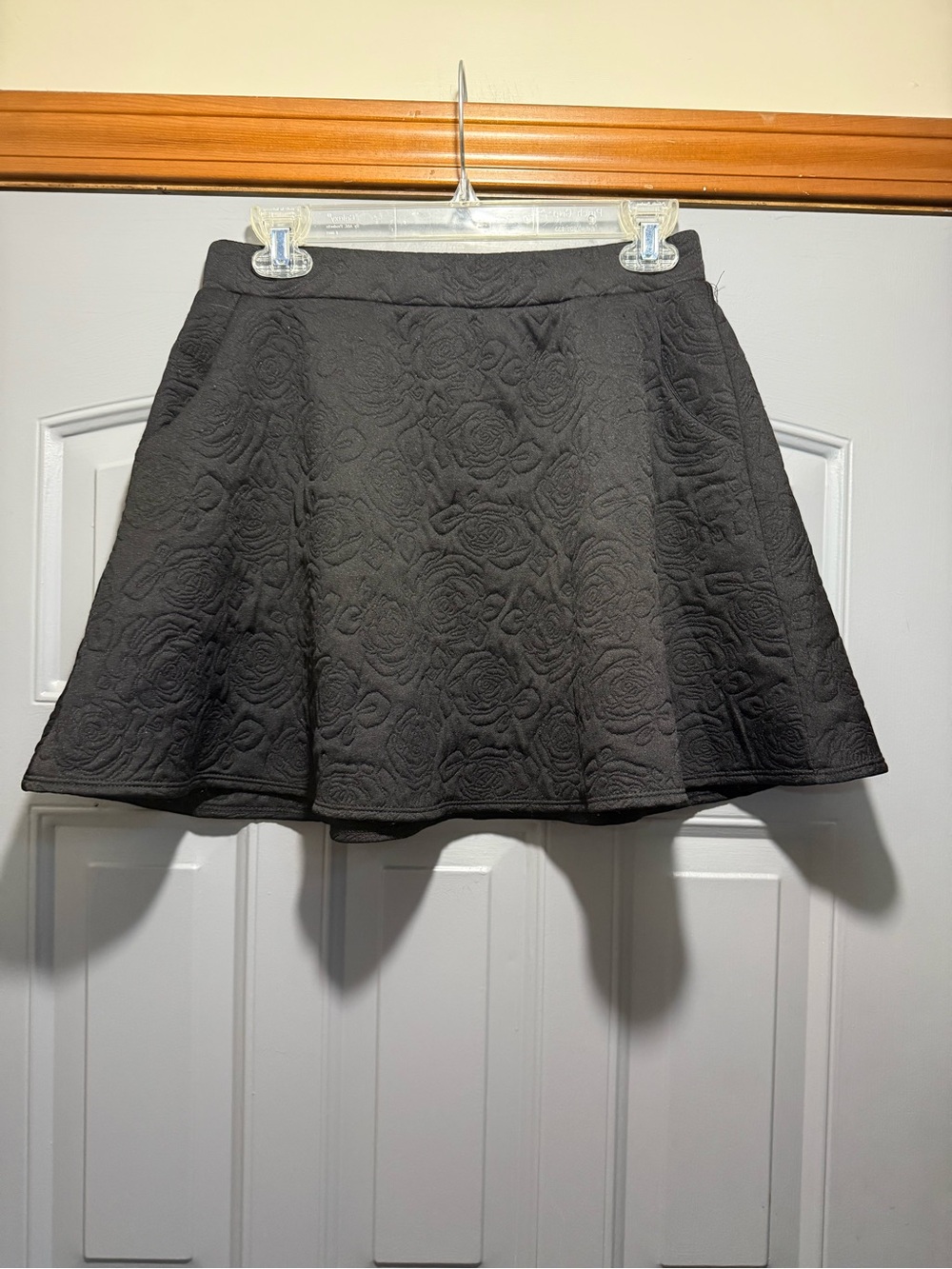 Textured Floral A-Line Mini Skirt - Black (with pockets!) large - Joe B